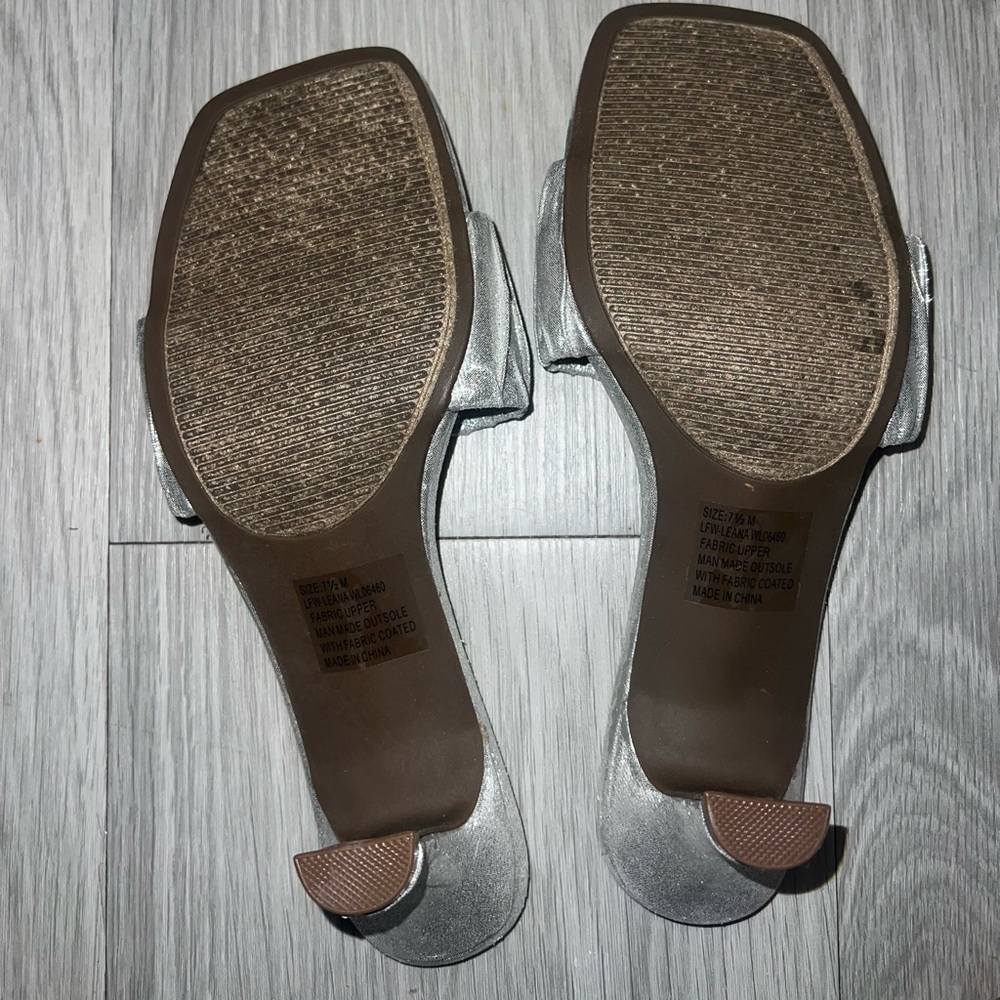 New London Fog Womens Leana Dress Sandal Womens comfort Heeled Sandals - Picture 4 of 4